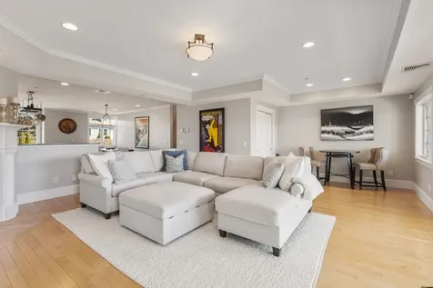 19 Bridge Street Kittery ME 03904