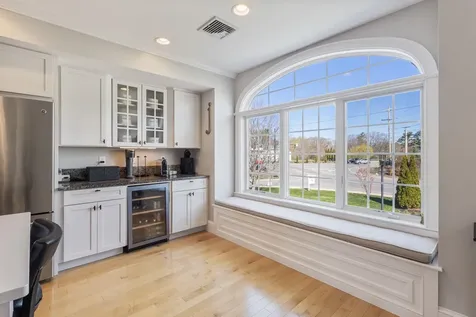 19 Bridge Street Kittery ME 03904