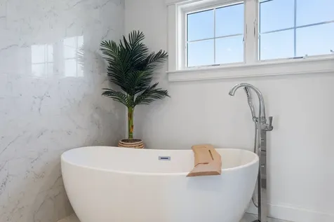 19 Bridge Street Kittery ME 03904