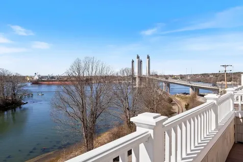 19 Bridge Street Kittery ME 03904