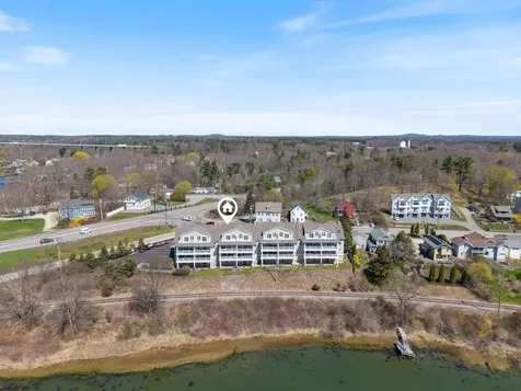 19 Bridge Street Kittery ME 03904