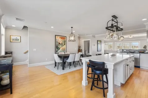 19 Bridge Street Kittery ME 03904