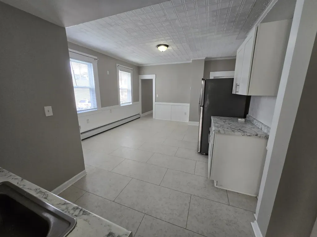 286 Lake Avenue Manchester NH 03103