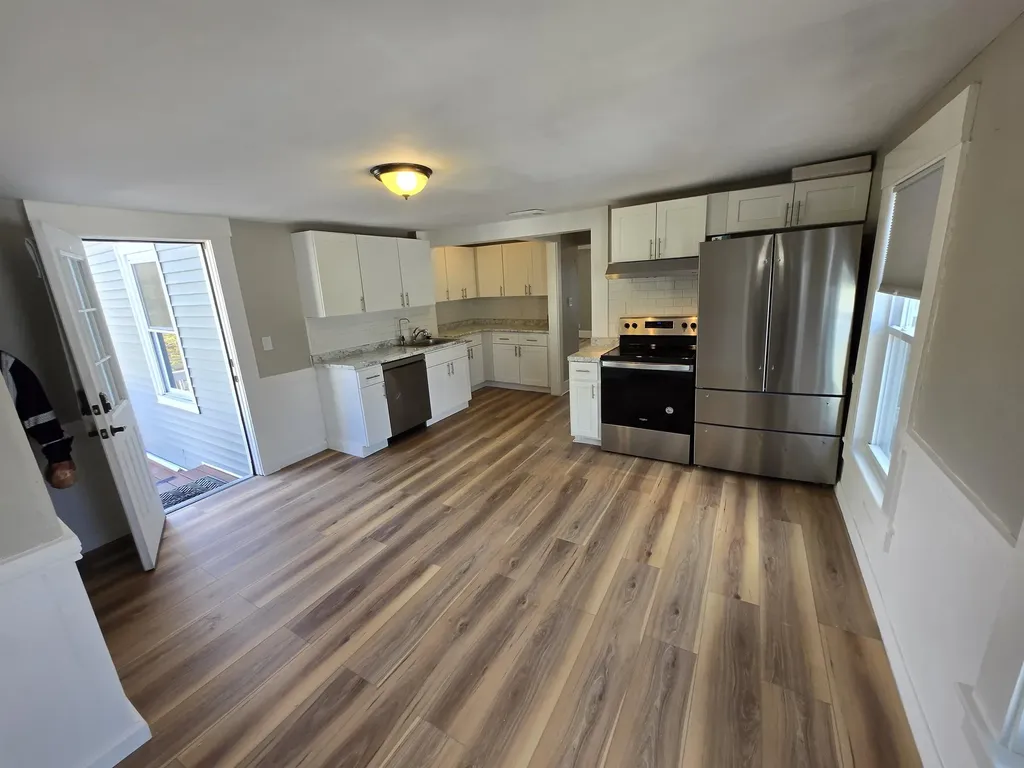 286 Lake Avenue Manchester NH 03103