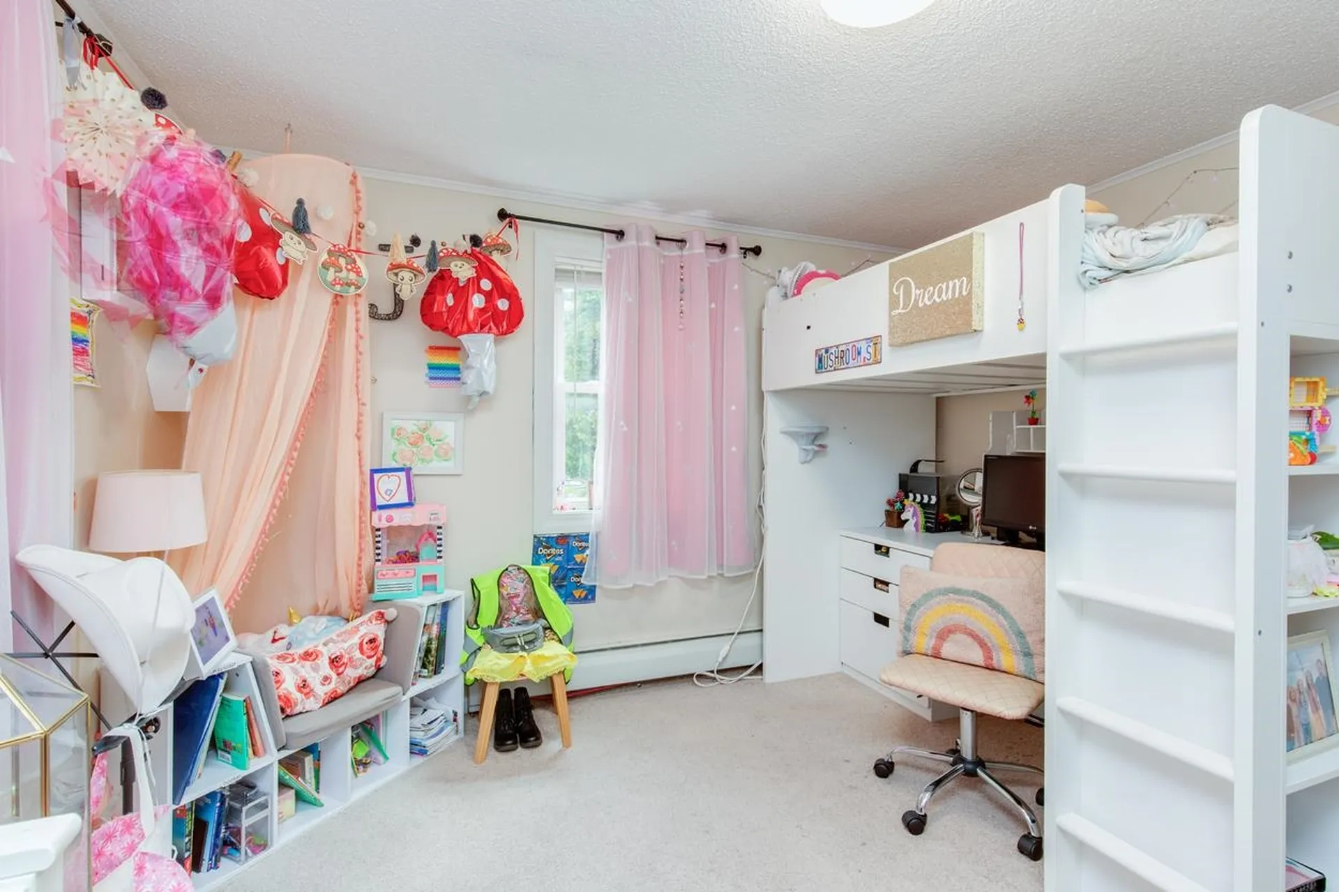 131 Bush Hill Road Pelham NH 03076
