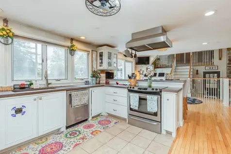 131 Bush Hill Road Pelham NH 03076