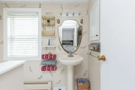 131 Bush Hill Road Pelham NH 03076