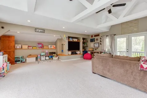 131 Bush Hill Road Pelham NH 03076