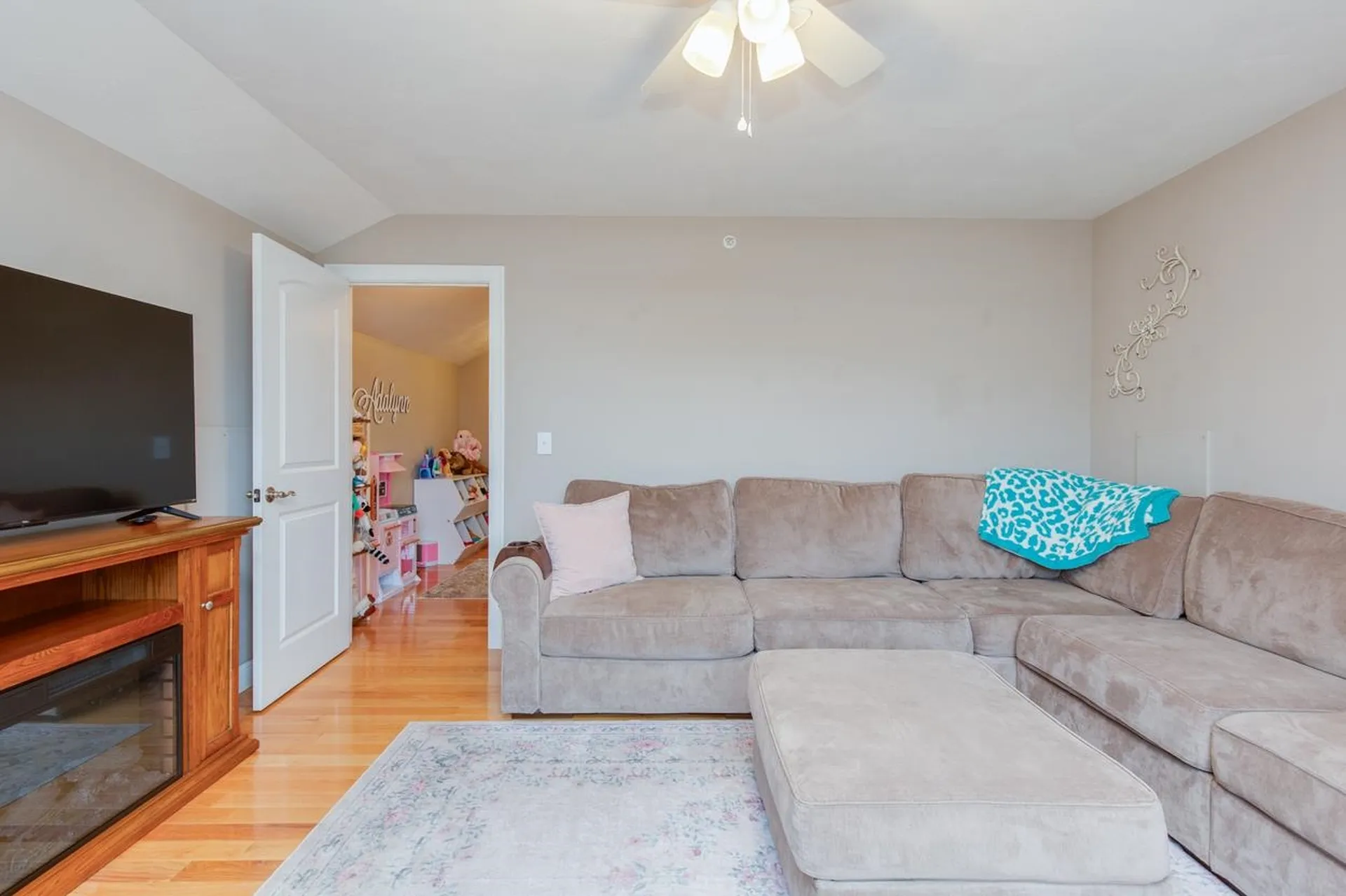 4 Sagewood Drive Pelham NH 03076
