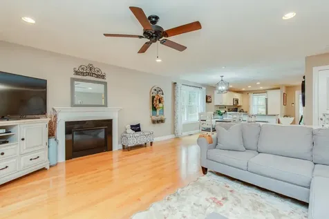 4 Sagewood Drive Pelham NH 03076