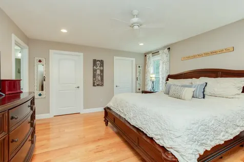 4 Sagewood Drive Pelham NH 03076