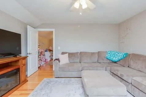 4 Sagewood Drive Pelham NH 03076