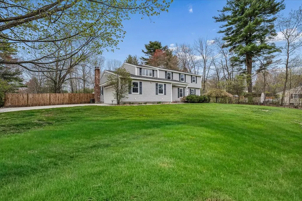 98 Musquash Road Hudson NH 03051