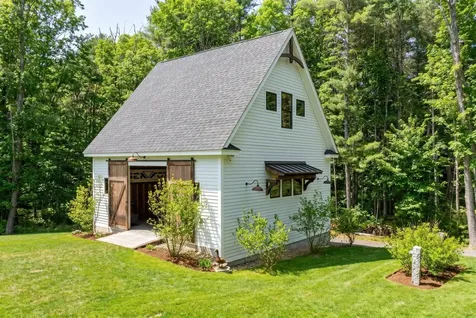 24 Old Stage Road Hampton Falls NH 03844