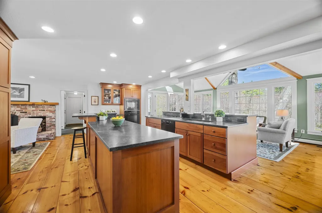 12 Candlewood Drive Amherst NH 03031