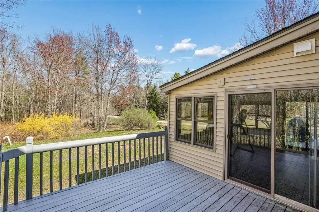 326 Lockes Hill Road Epsom NH 03234