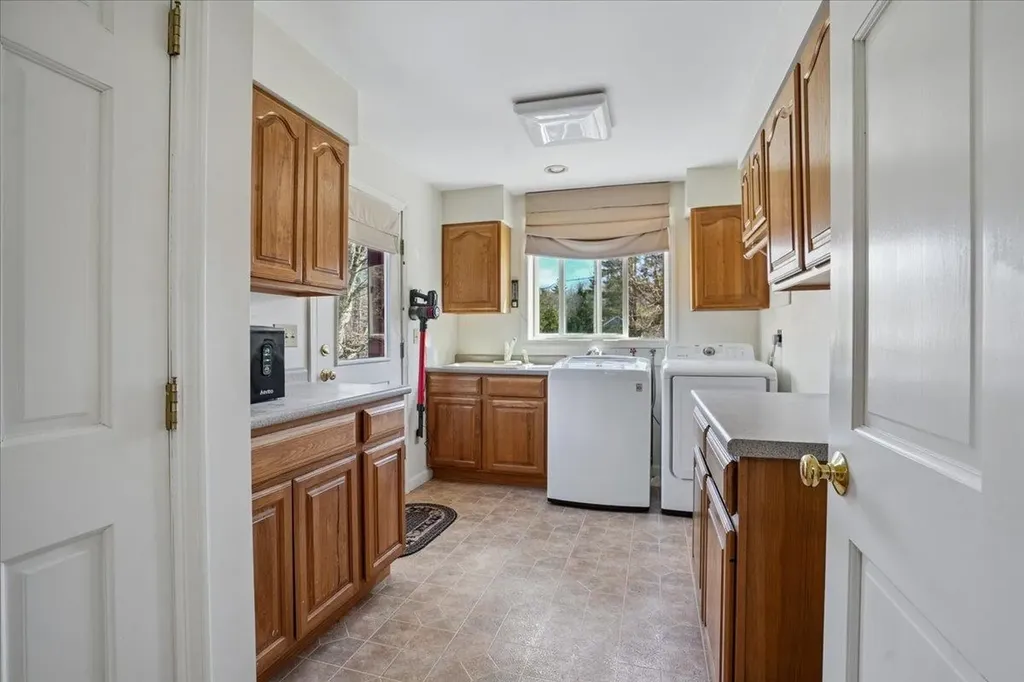 326 Lockes Hill Road Epsom NH 03234