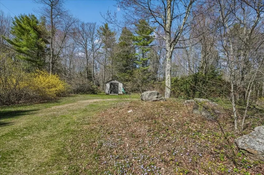 326 Lockes Hill Road Epsom NH 03234
