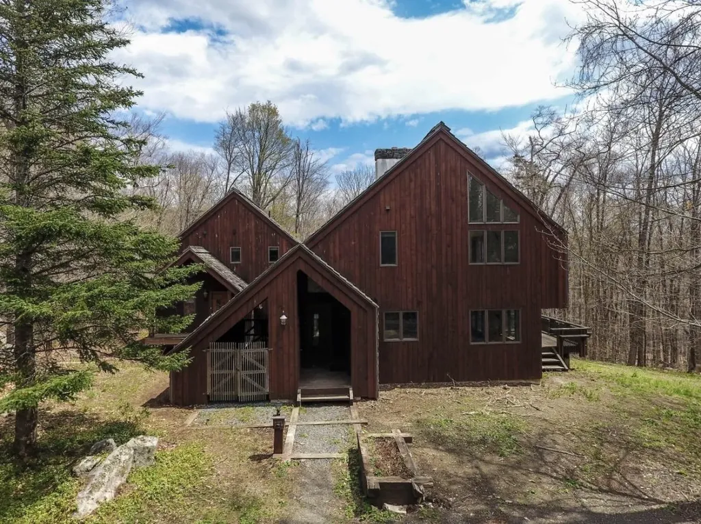 583 Hawk Spur Road Plymouth VT 05056