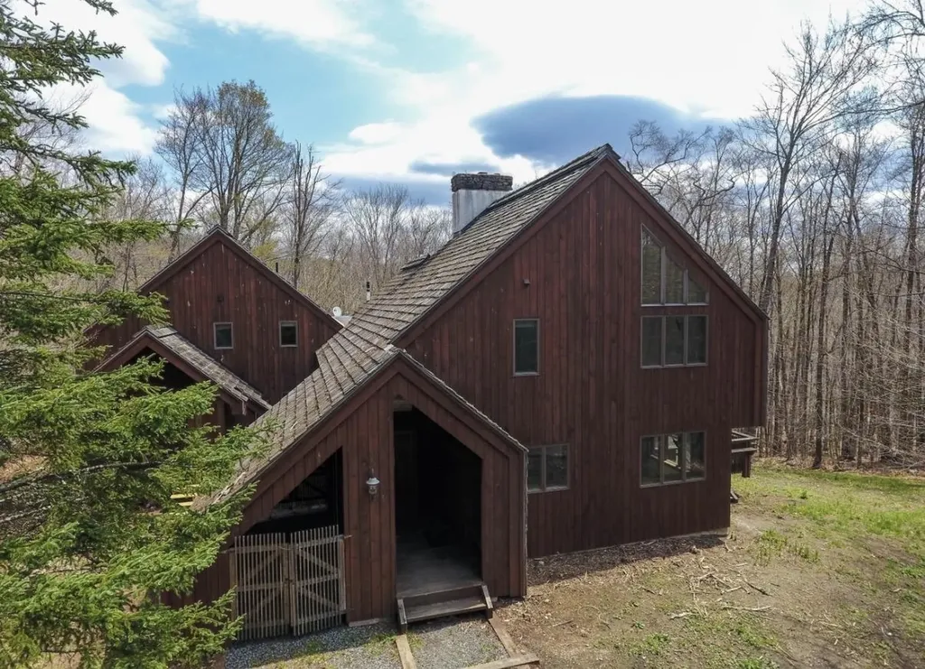 583 Hawk Spur Road Plymouth VT 05056