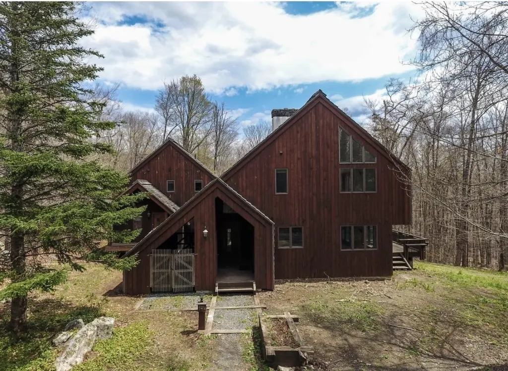 583 Hawk Spur Road Plymouth VT 05056