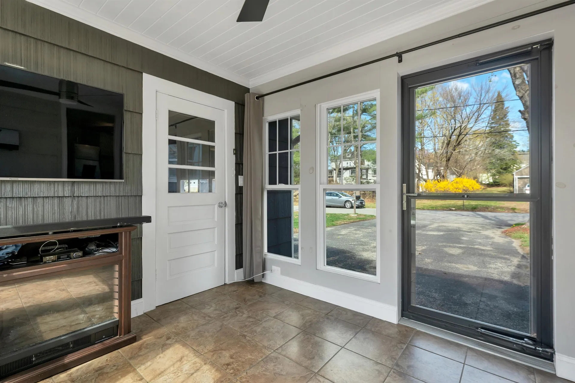 5 Pleasant Street Merrimack NH 03054