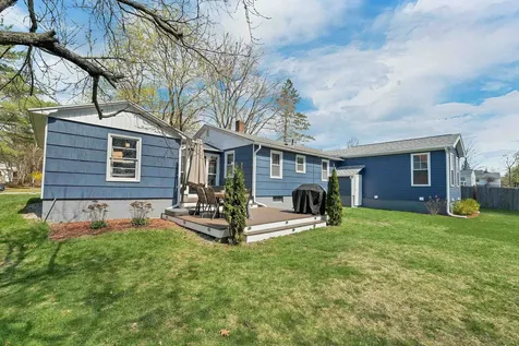 5 Pleasant Street Merrimack NH 03054