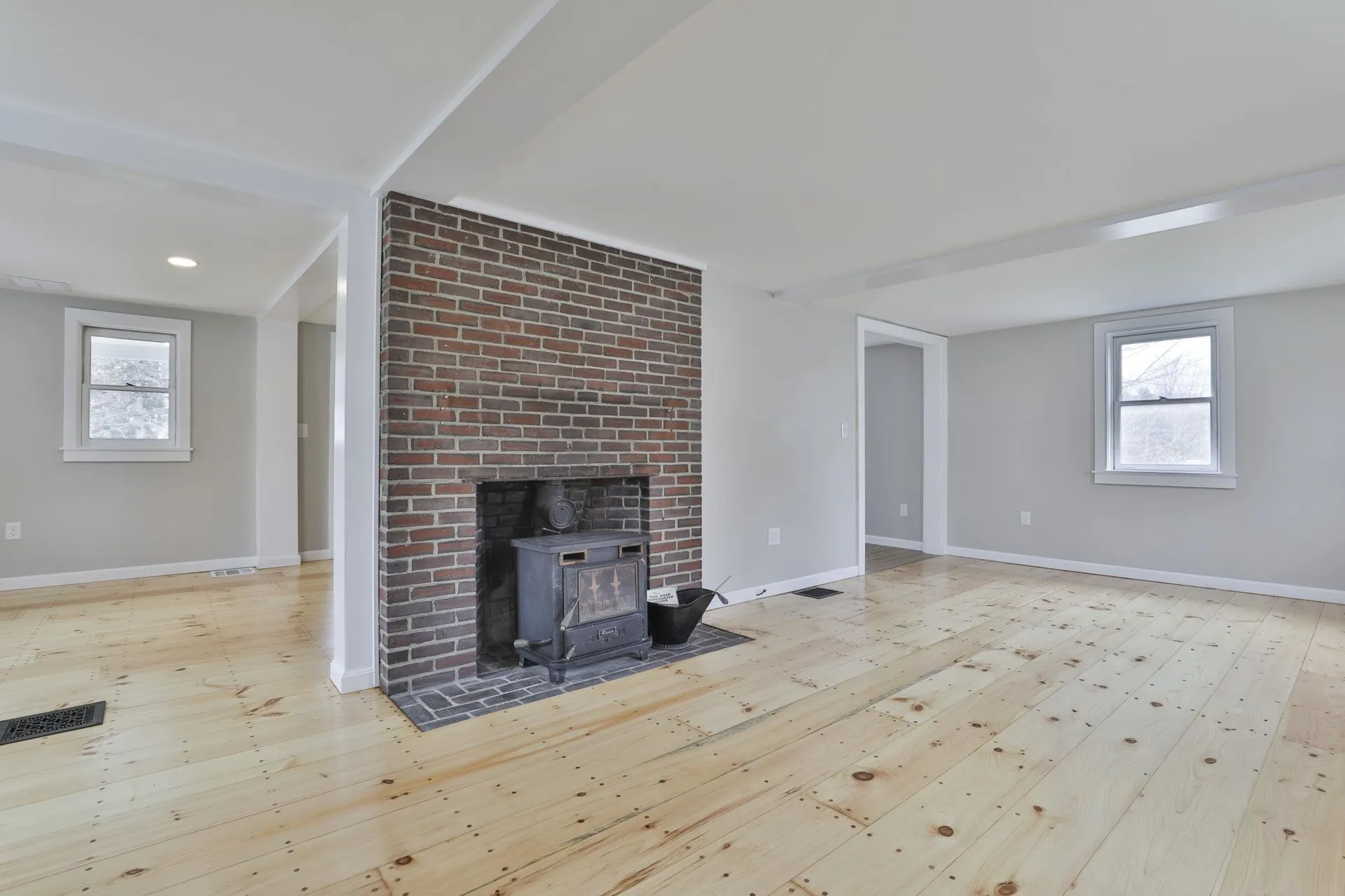 17 Derry Road Chester NH 03036