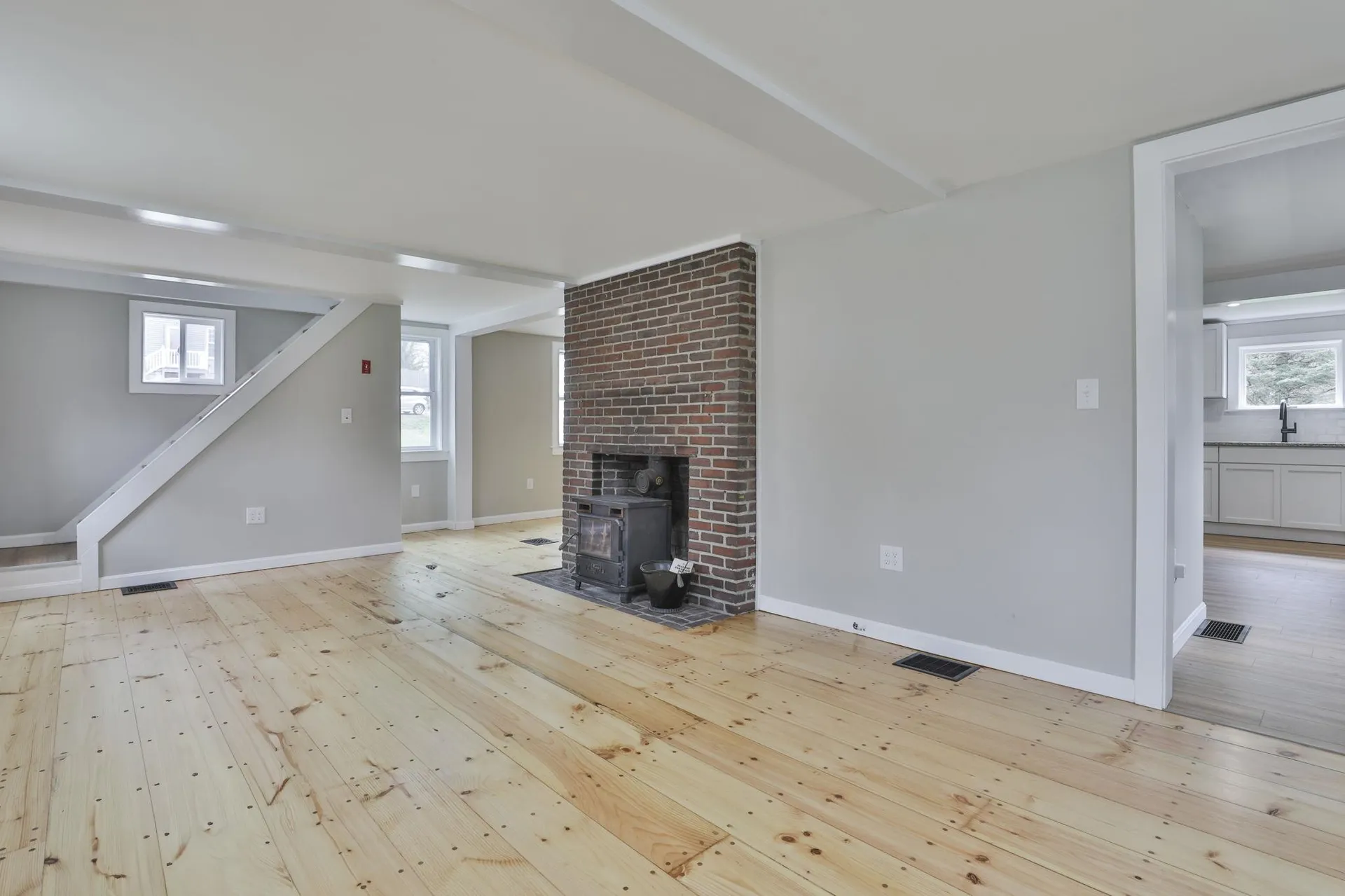 17 Derry Road Chester NH 03036