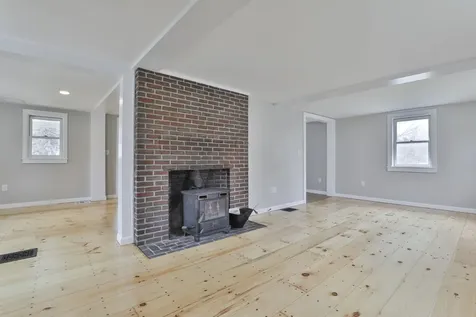 17 Derry Road Chester NH 03036