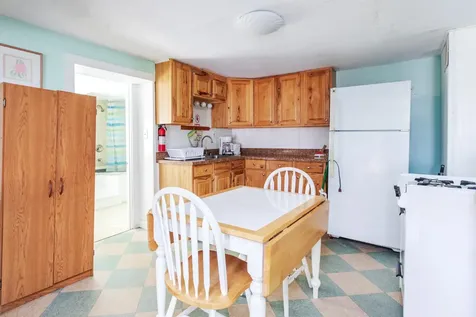 12 Manchester Street Hampton NH 03842