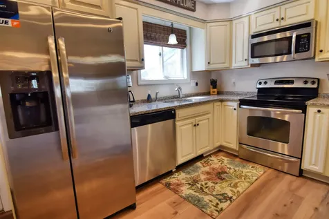14 Grant Drive Woodstock NH 03262