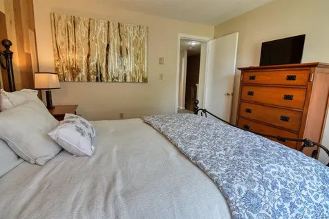 14 Grant Drive Woodstock NH 03262