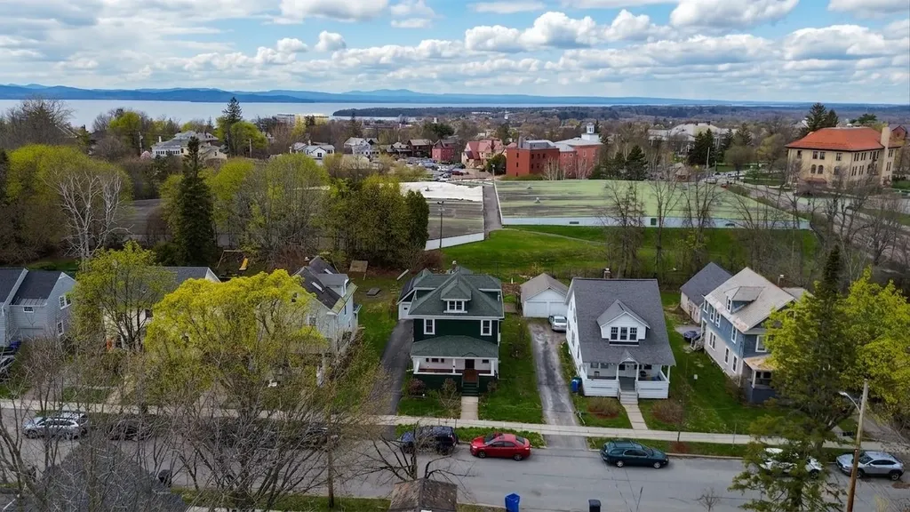 25 University Terrace Burlington VT 05401