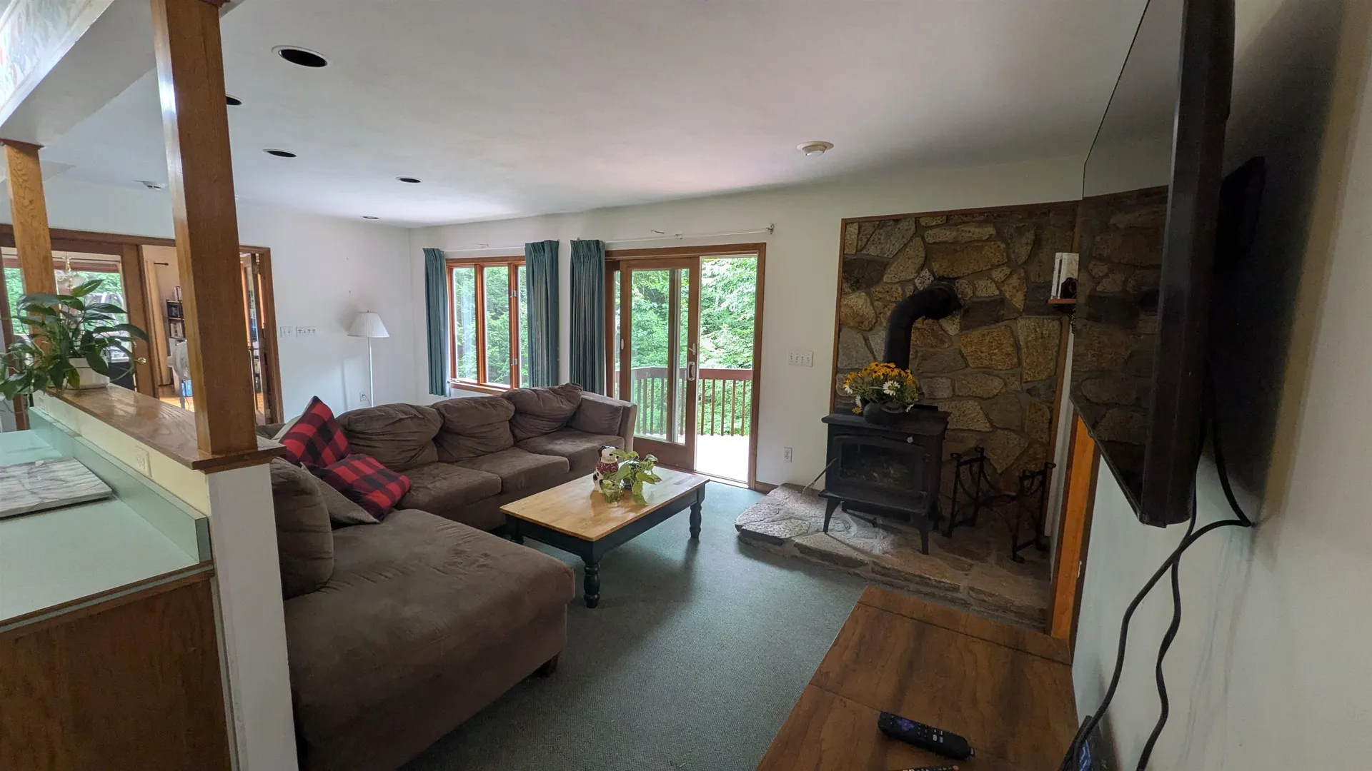 34 Hubbard Grove Road Shelburne NH 03581