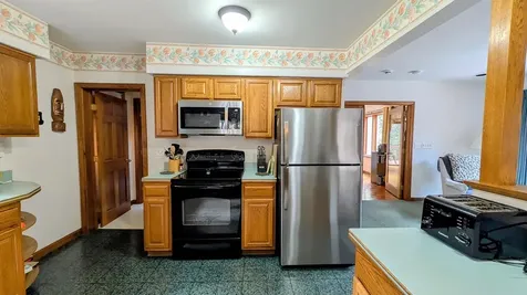 34 Hubbard Grove Road Shelburne NH 03581