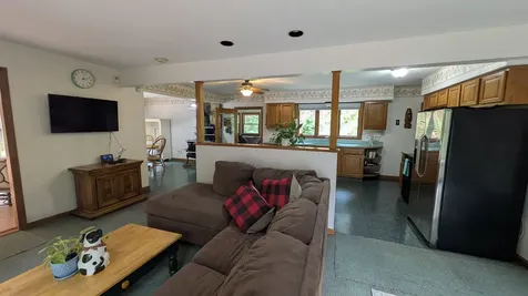 34 Hubbard Grove Road Shelburne NH 03581