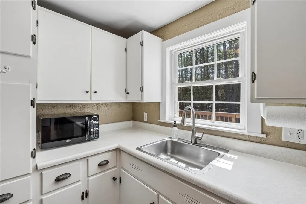 321 Spring Street Hopkinton NH 03229-3150
