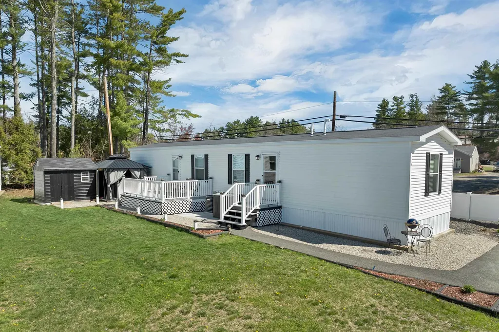 2 Atlas Place Derry NH 03038