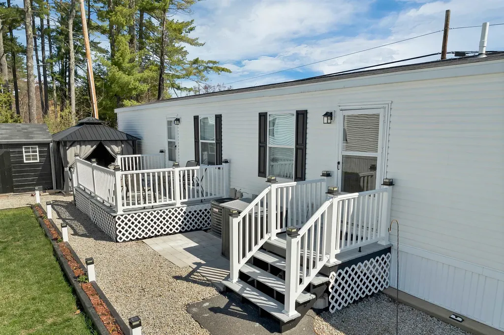 2 Atlas Place Derry NH 03038