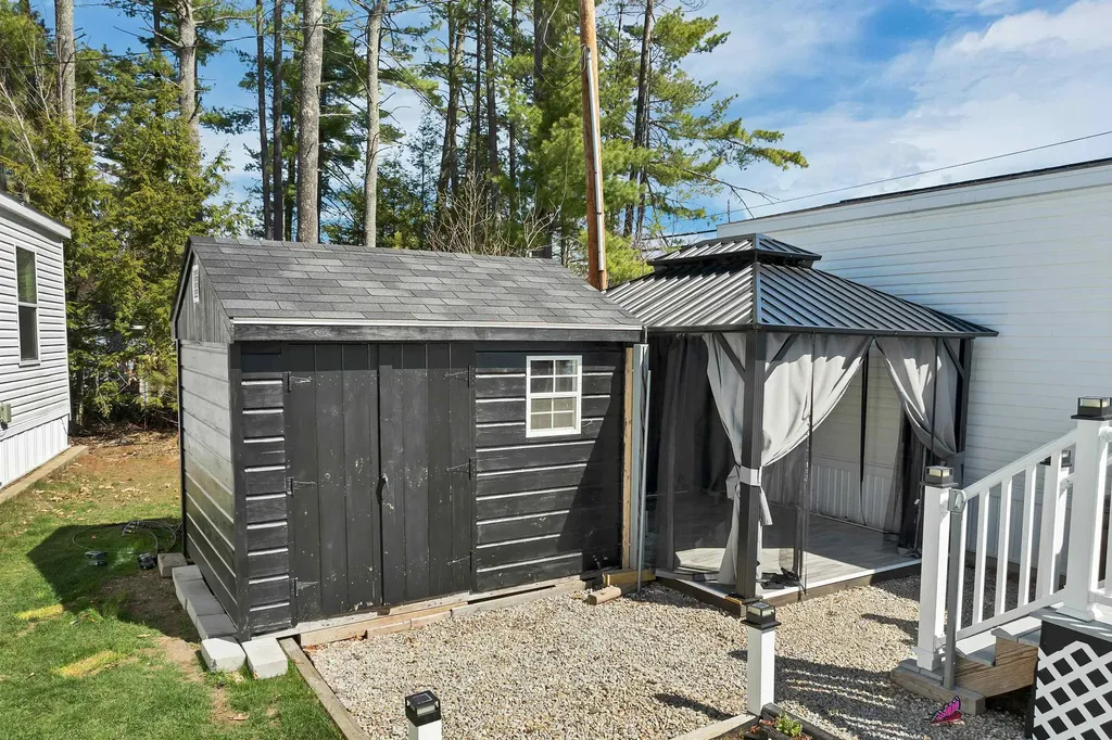 2 Atlas Place Derry NH 03038