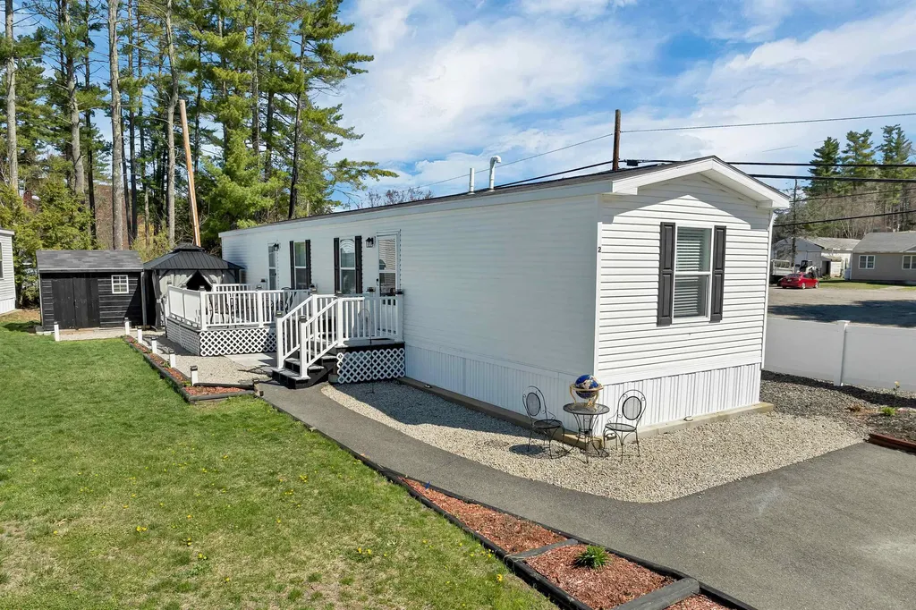 2 Atlas Place Derry NH 03038