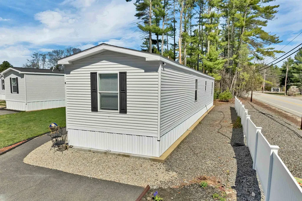 2 Atlas Place Derry NH 03038