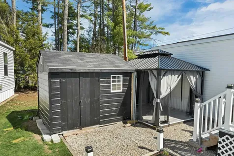2 Atlas Place Derry NH 03038