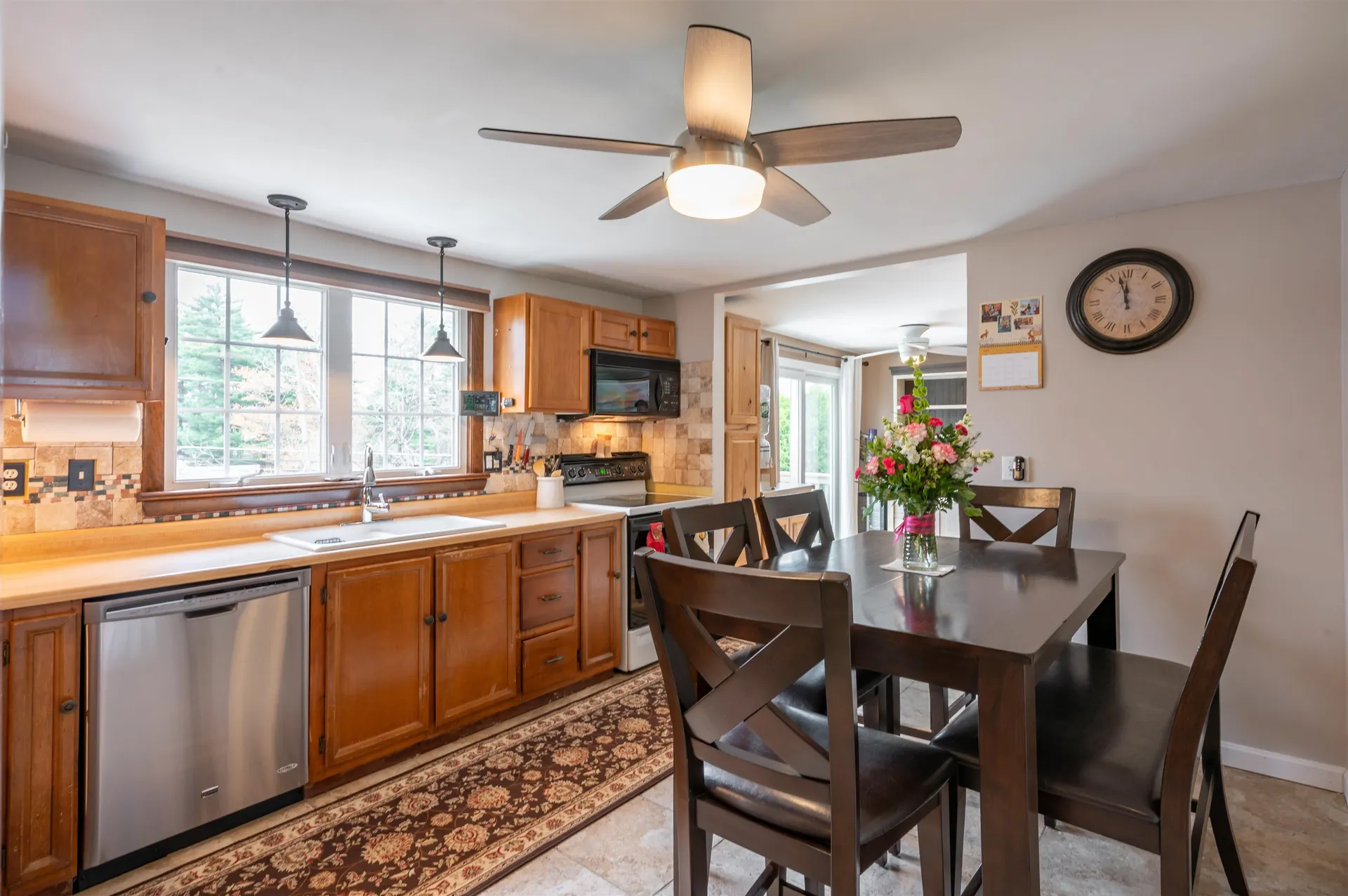 18 Hillside Drive Nashua NH 03064