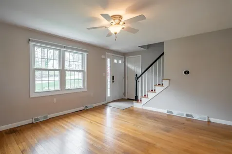 18 Hillside Drive Nashua NH 03064