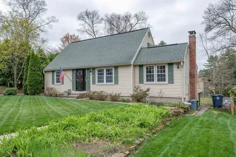 18 Hillside Drive Nashua NH 03064
