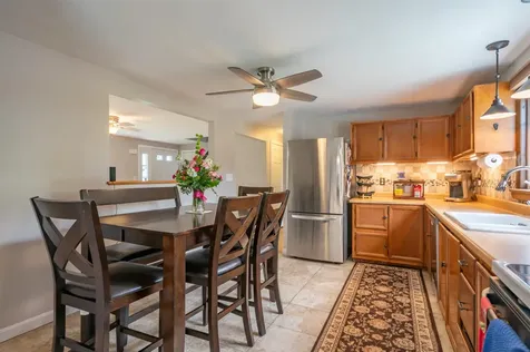 18 Hillside Drive Nashua NH 03064