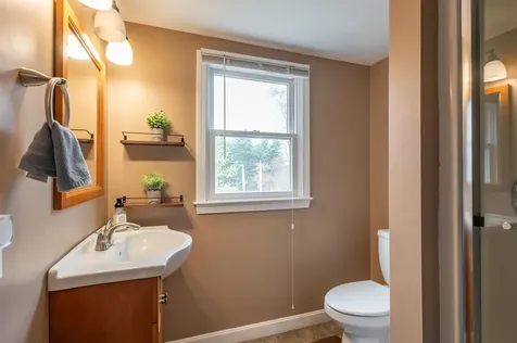 18 Hillside Drive Nashua NH 03064