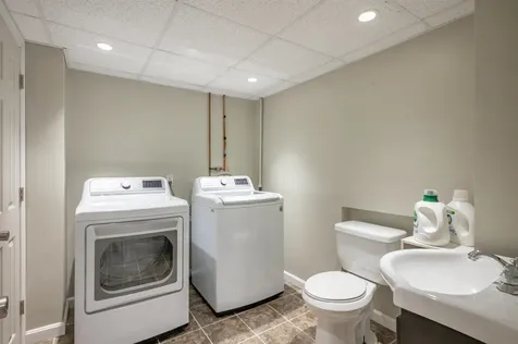 18 Hillside Drive Nashua NH 03064